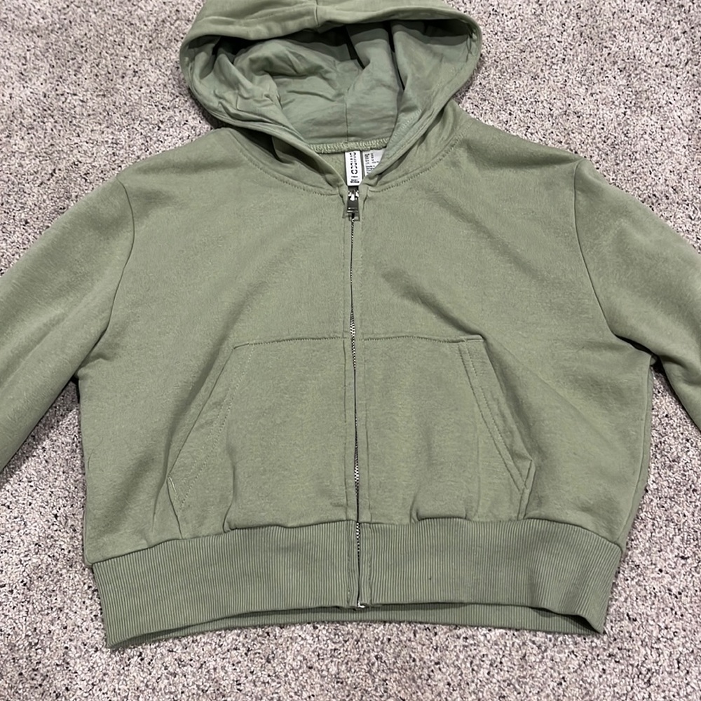 h&m cropped hoodie